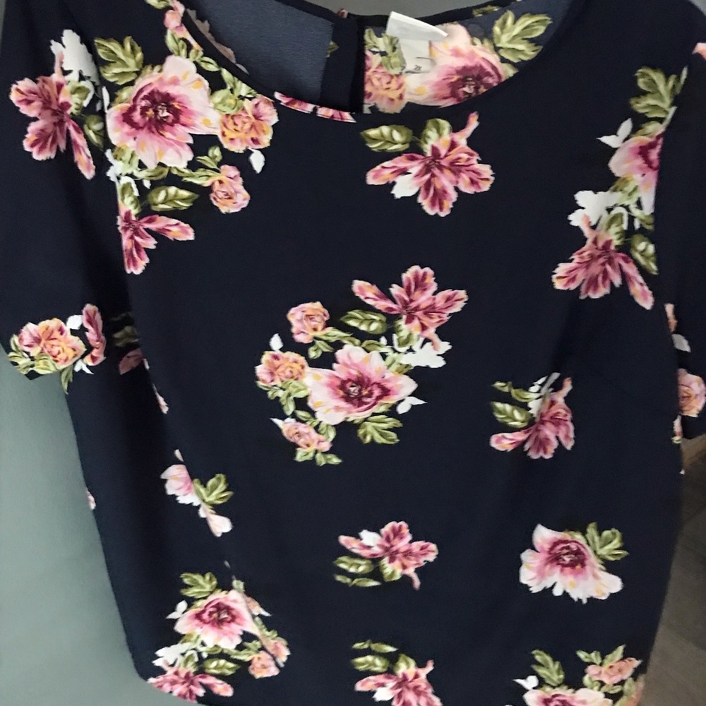 Woman’s summer top